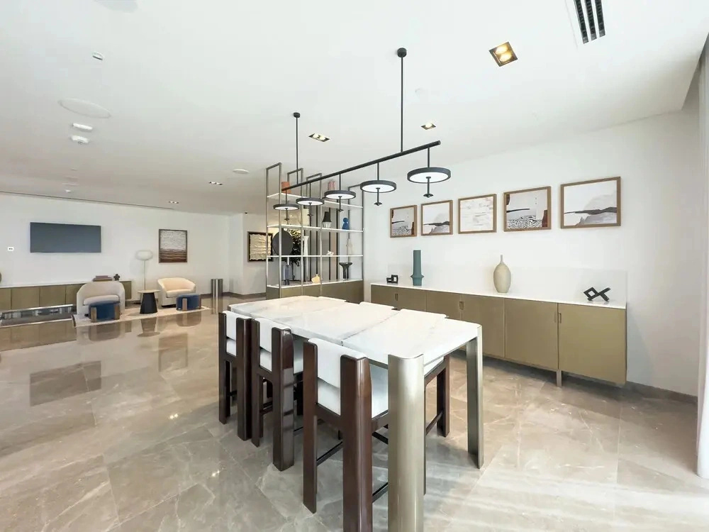 Delujo Stays   Burj Crown Collection