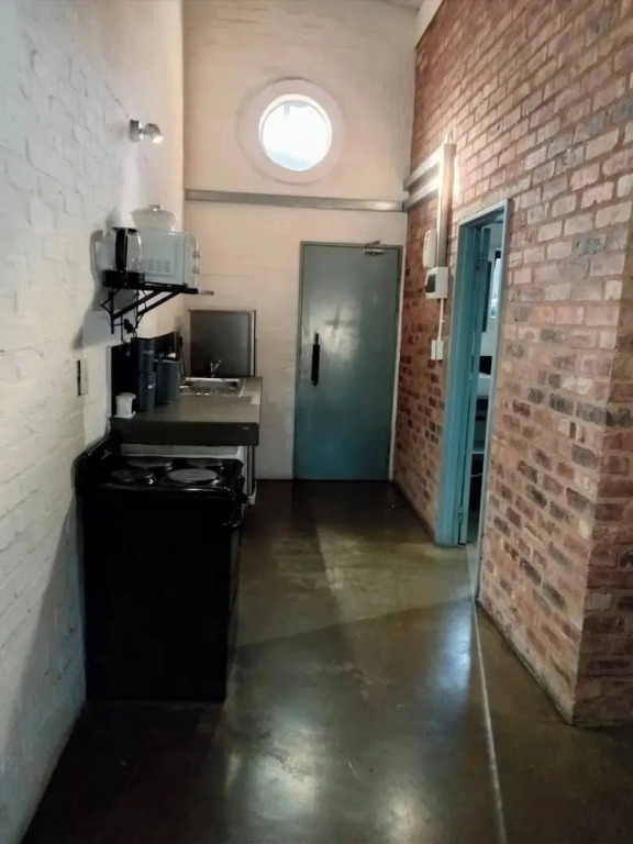 Room-home in Maboneng 364
