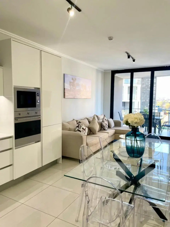 Upmarket unit at Ellipse waterfall country estate