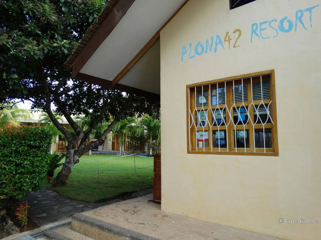 Alona42 Resort