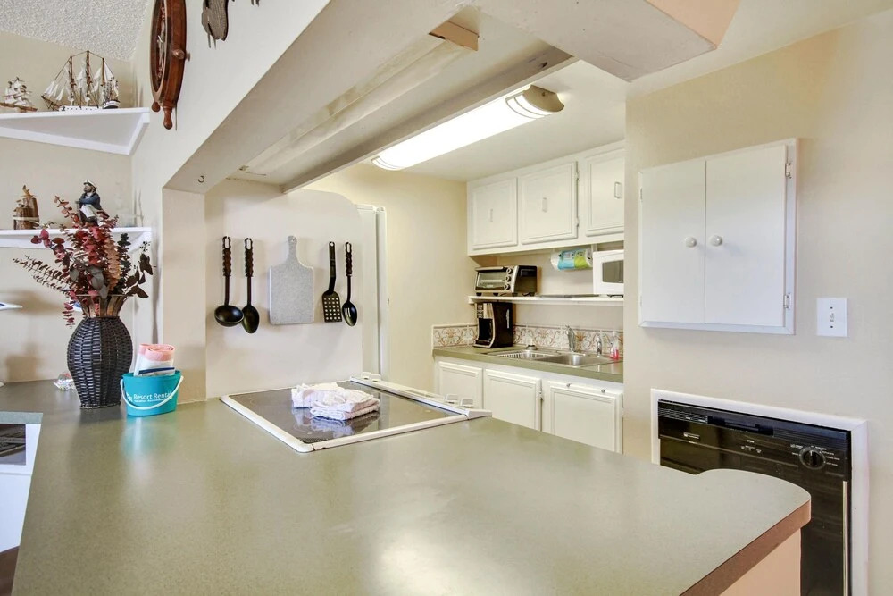 Sunset Chateau 312 Just remodeled, Perfect Sunset Beach location