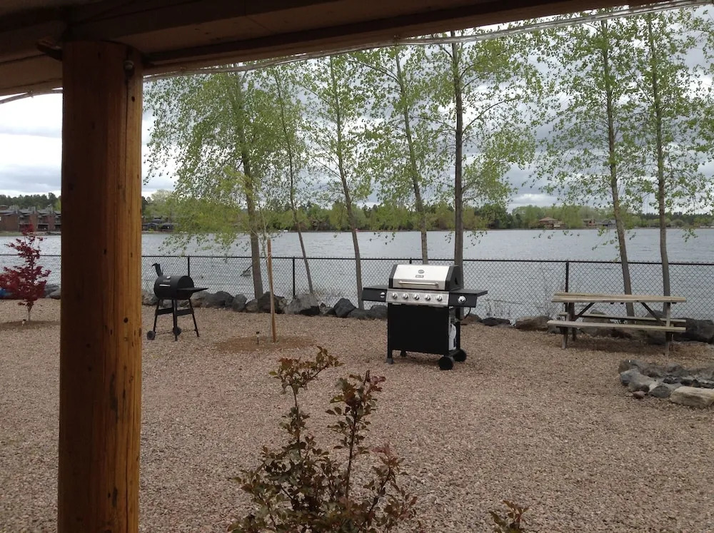 Rainbow's End Resort on Rainbow Lake
