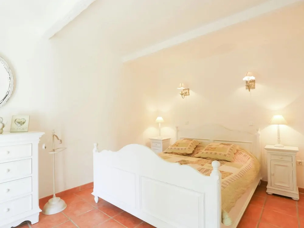 Lovely Villa in Buisson With Private Swimming Pool