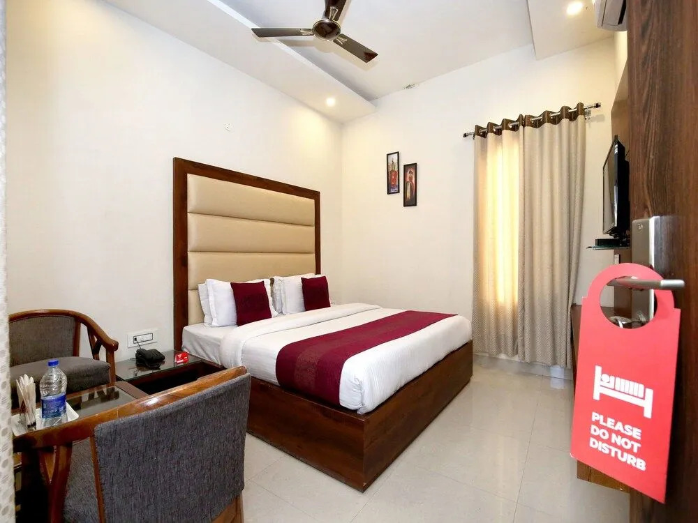 OYO 8954 Hotel Joy