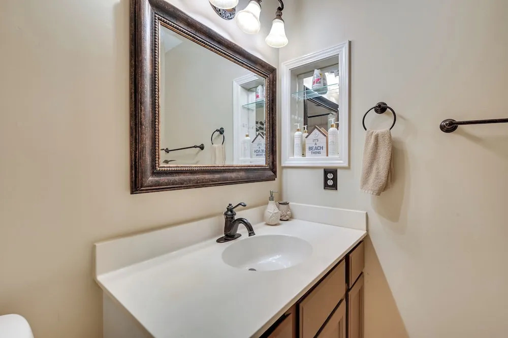 Coastal Vacation Rental - 2 Mi to Huntington Beach