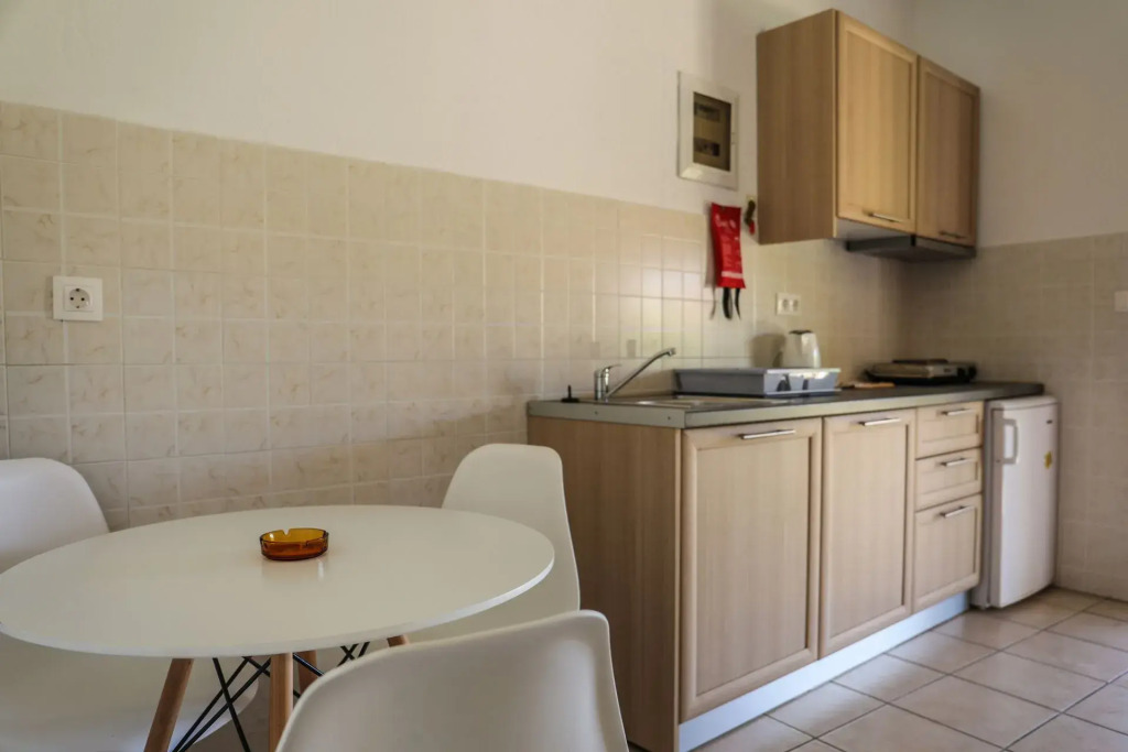 Sunset Studios & Apartments