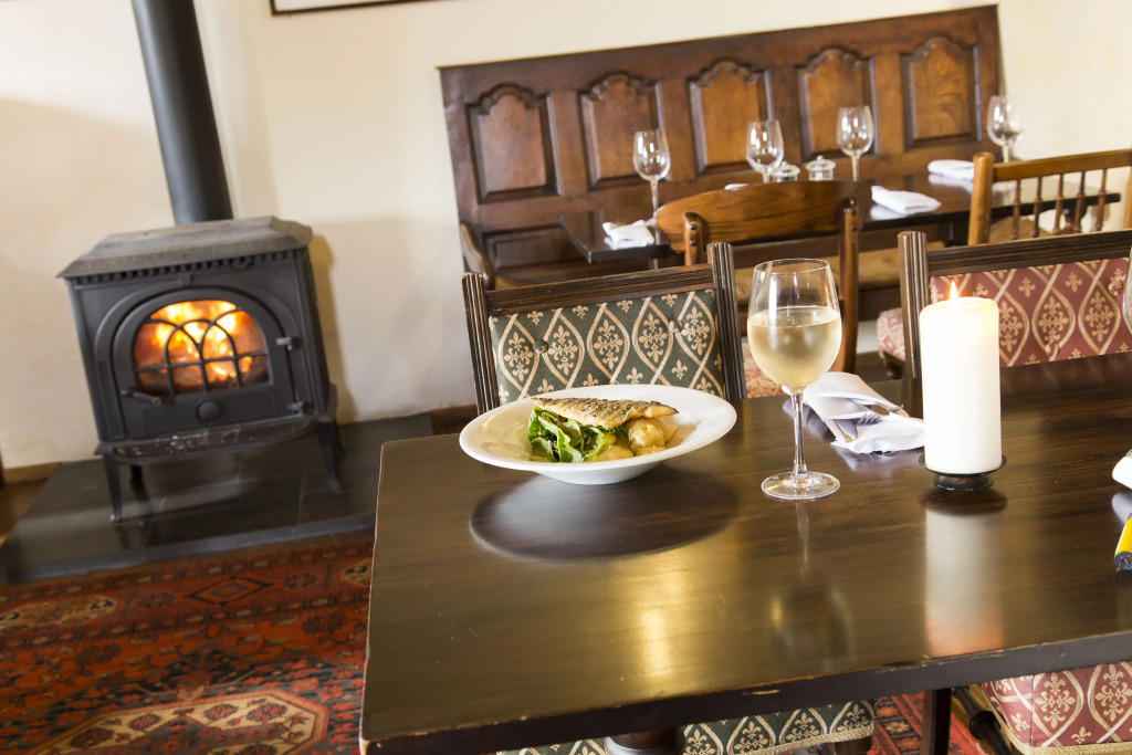 The George Inn & Plaine