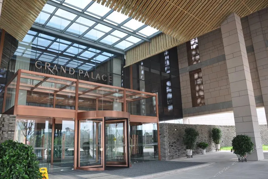 Grand Palace Hotel