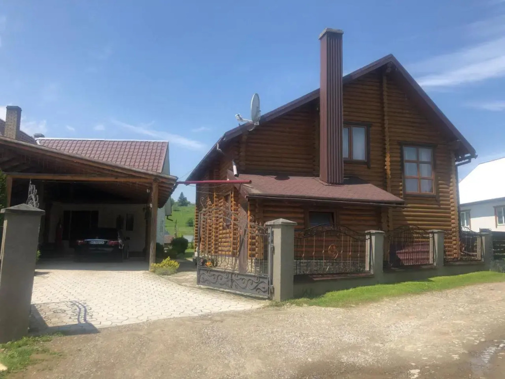 Wodden Cottage in Yasinya