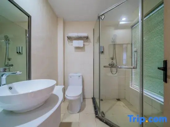 Zhuoding Xisheng Hotel (Chongqing Jiangbei Airport Yubei Square Subway Station)