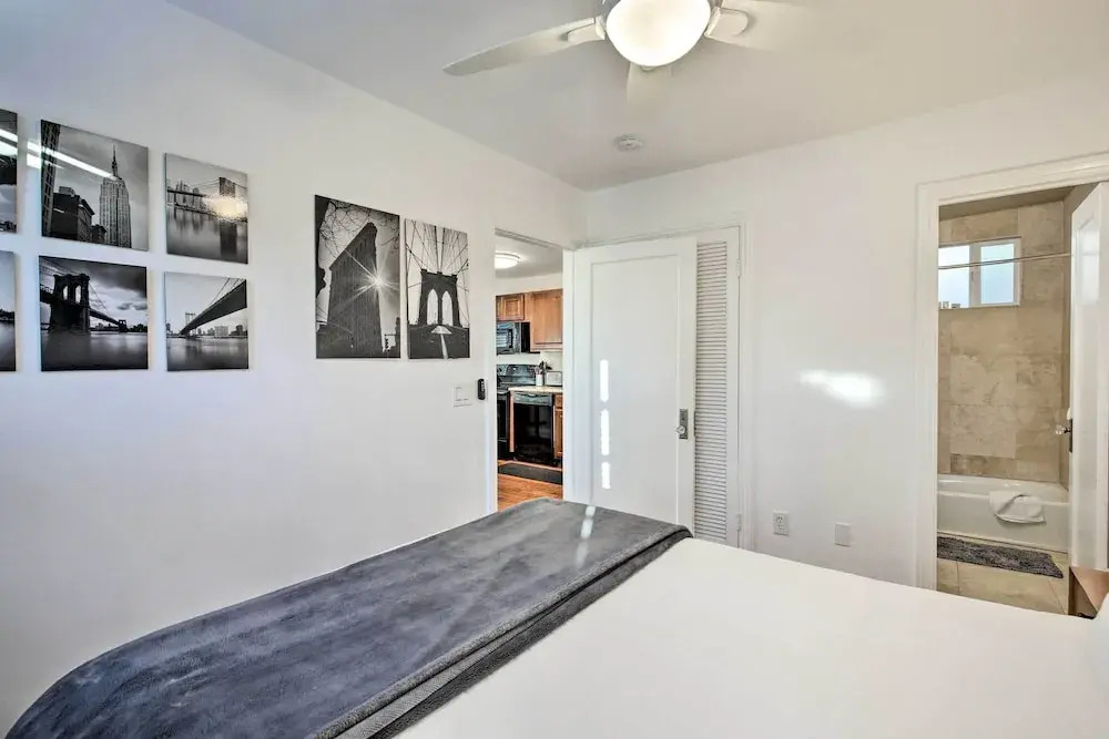 San Diego Apartment ~ 1 Mi to Gaslamp Quarter