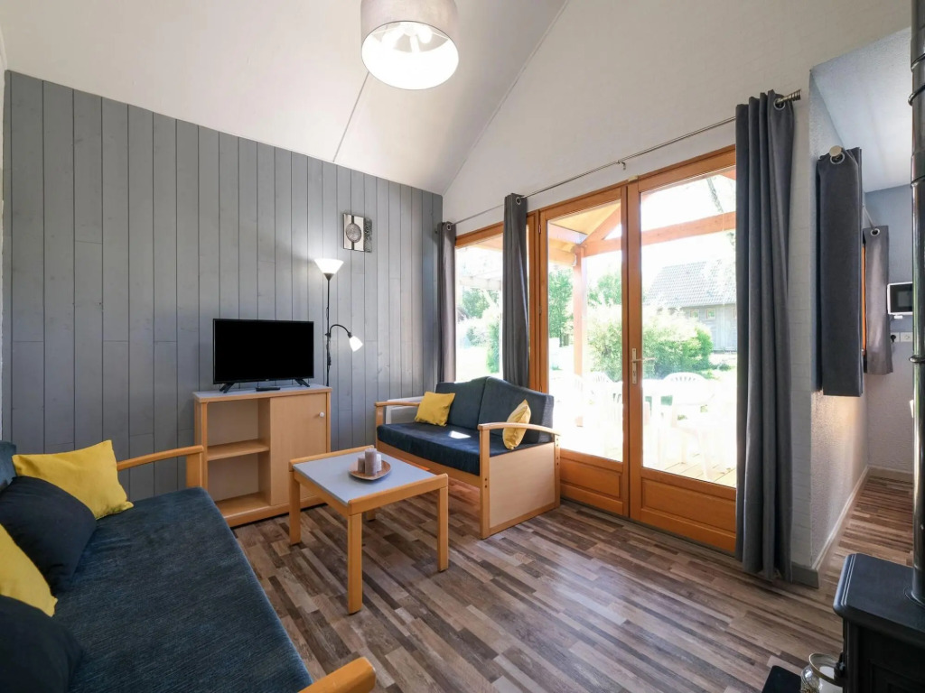 Snug Holiday Home in Signy le Petit with Private Terrace