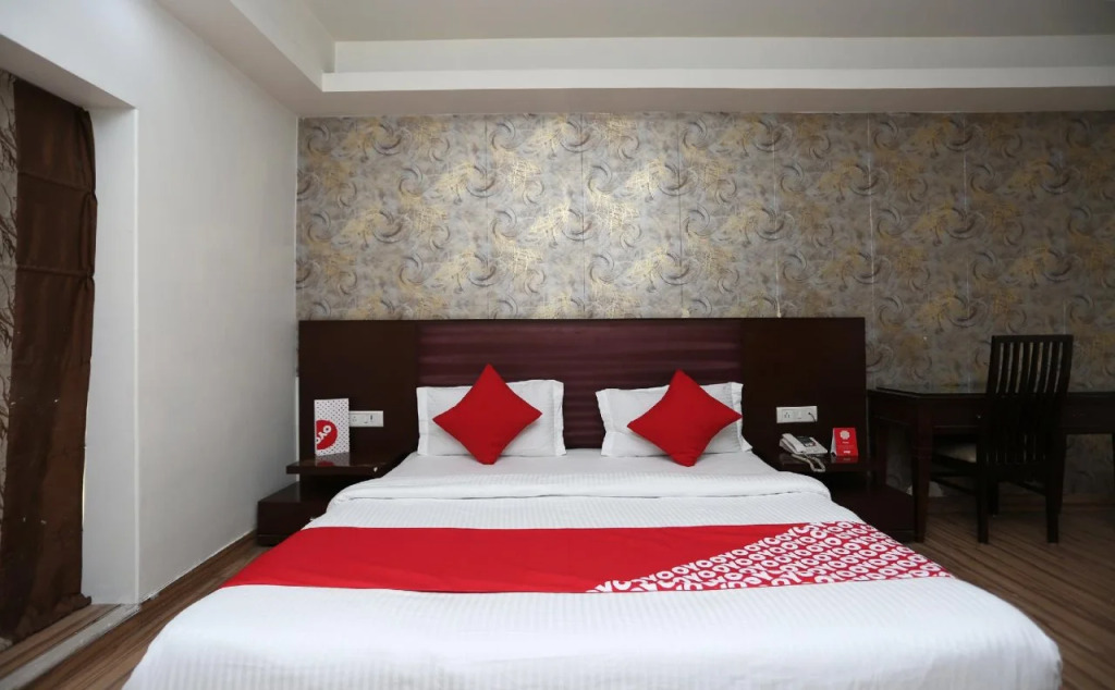 OYO 13758 XS Residency