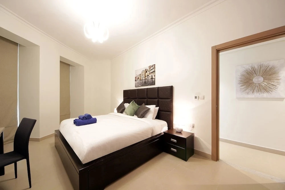 New Arabian Holiday Homes - Burj Vista