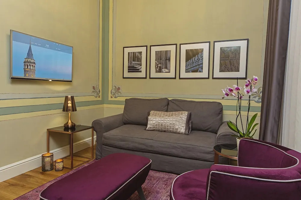 Sophisticatedly Decorated 2 Bedroom Apartment in Galata