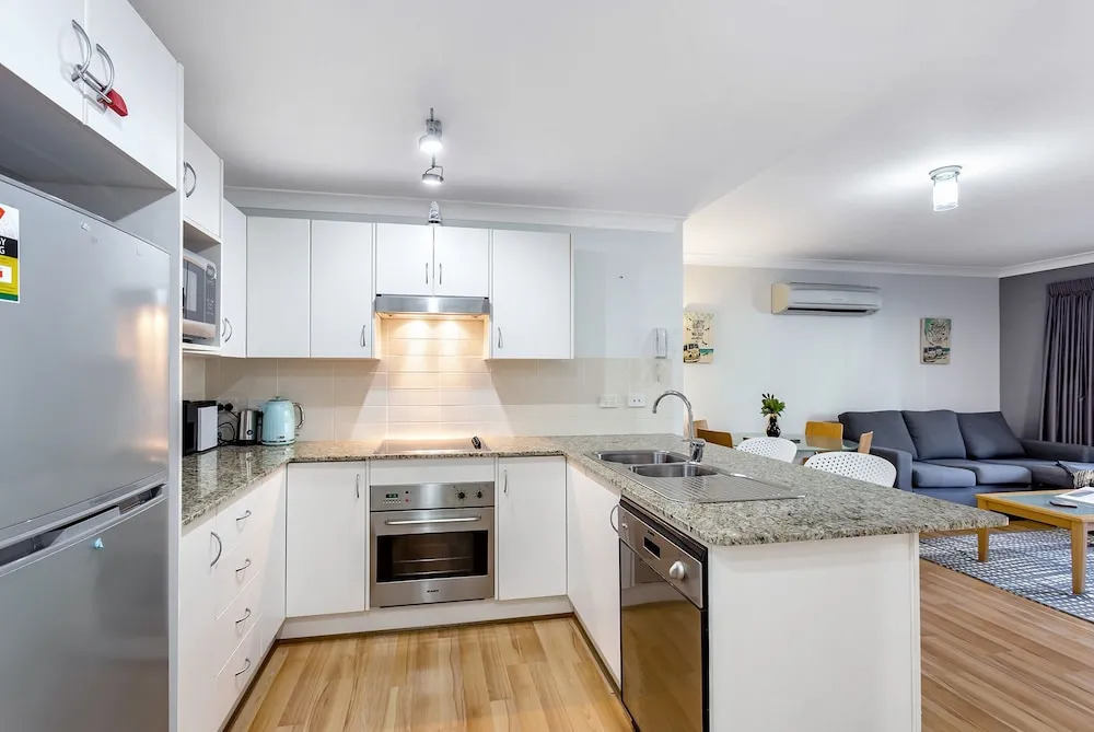 Shoal Bay Beach Apartments, 6/2 Shoal Bay Road