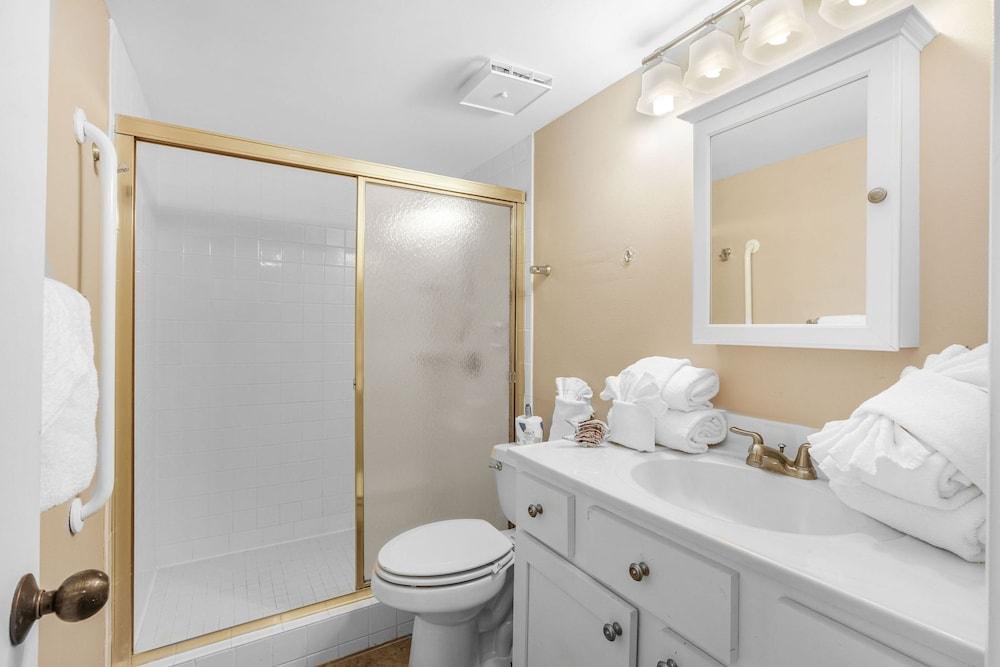Compass Point 201 Pet-friendly for fee Boat Ramp
