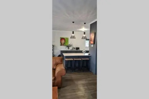 Spacious 5 bedroom family house with pool and view