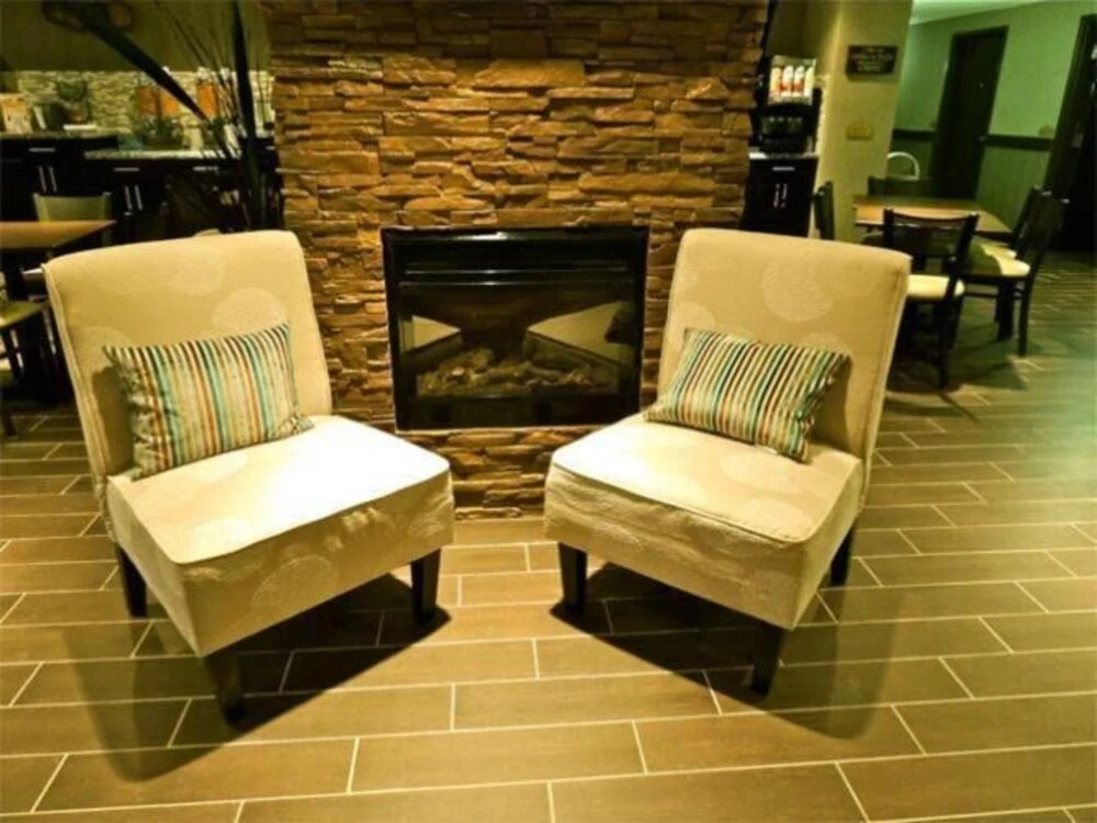 Redvers Western Star Inn & Suites