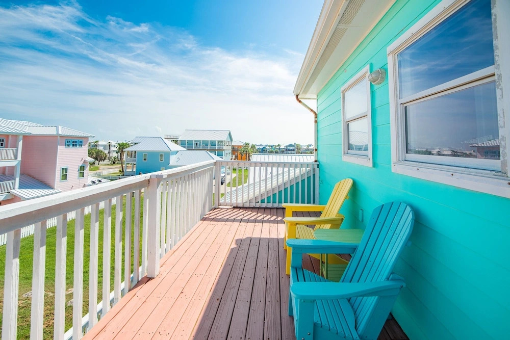 Turquoise Treasure - Boardwalk to the Beach! Beach Gear Credit I