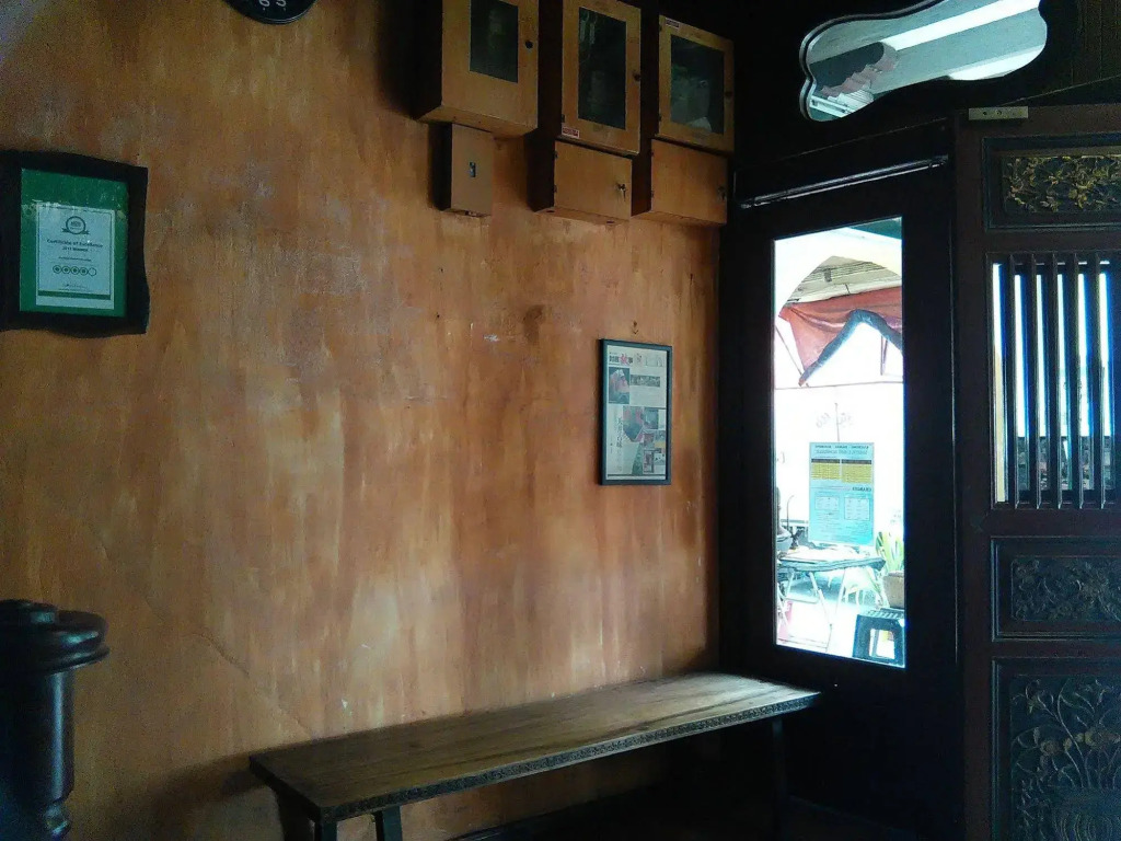 Kuching Waterfront Lodge