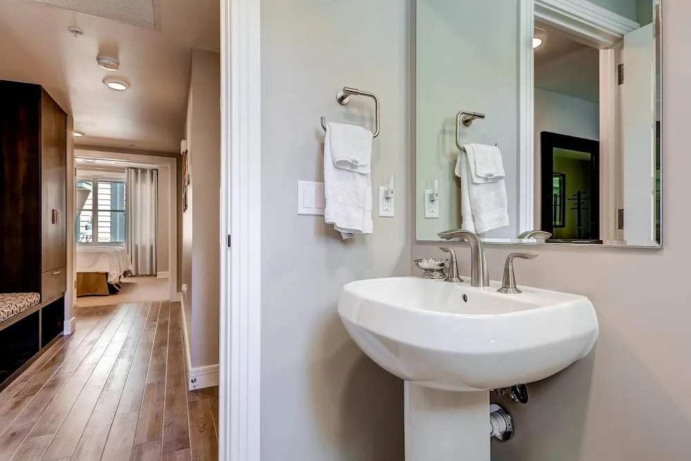 820 Park Ave #204 by Park City Lodging