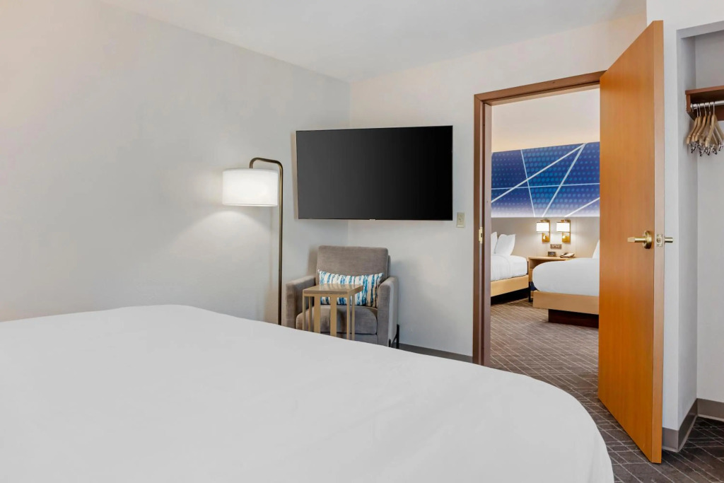Comfort Inn & Suites Rapid City near Mt Rushmore