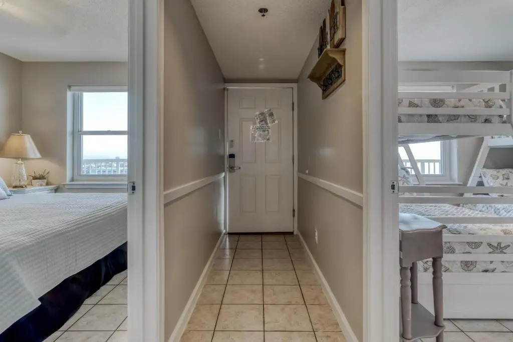 Tradewinds 906