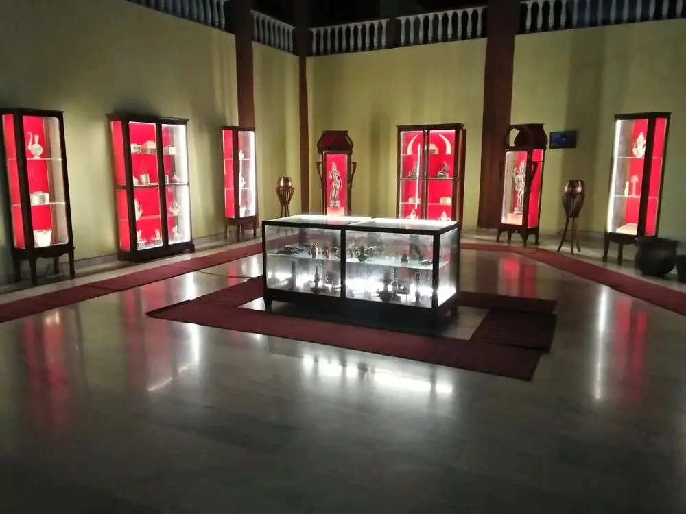Shiv Sagar palace