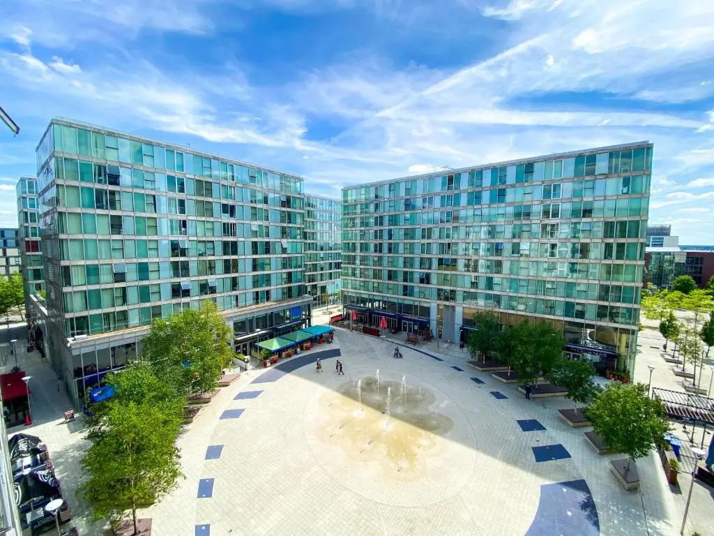 Luxury 1 Bedroom Hub Apartment - Central MK - Free Parking & Smart TV by Yoko Property