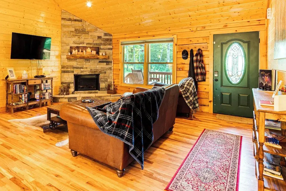 Secluded, Private! Forested Hendersonville Retreat