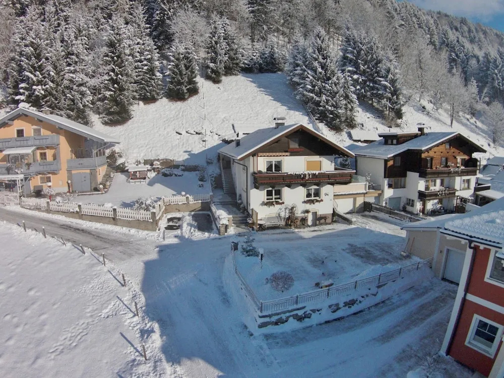 Spacious Apartment in Stuhlfelden near Ski Area