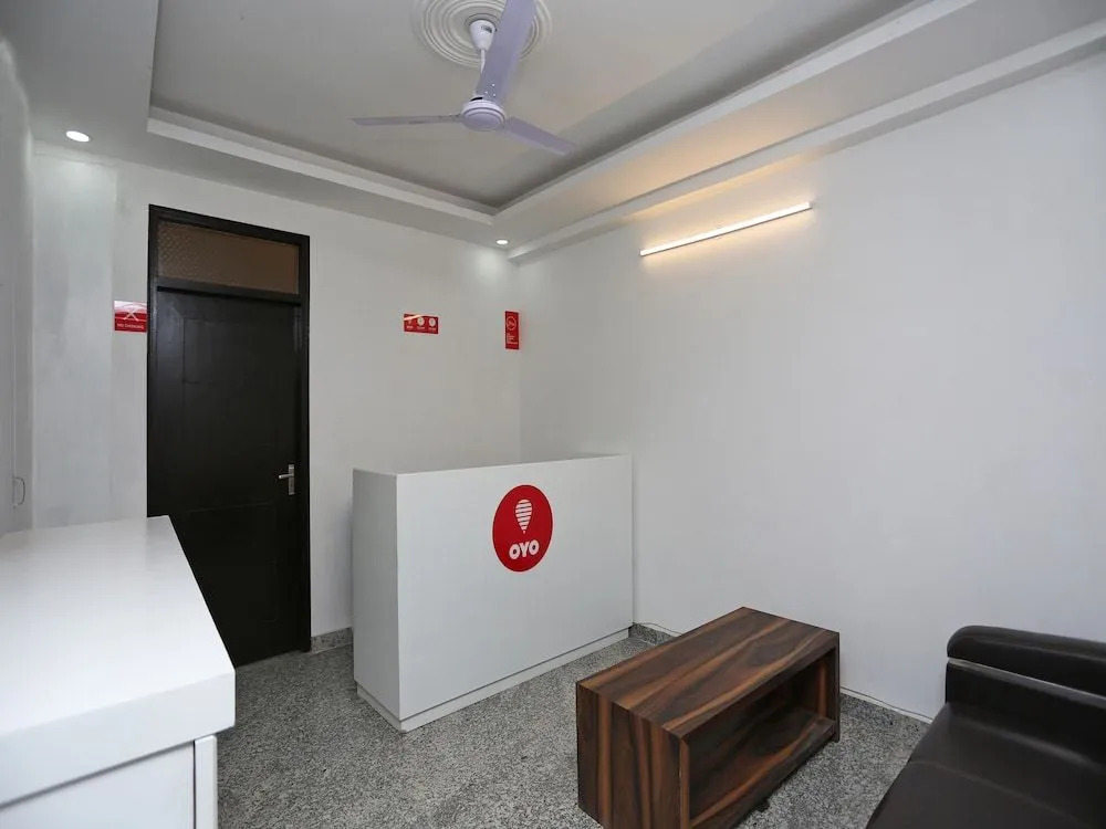 OYO 11953 Galaxy Residency