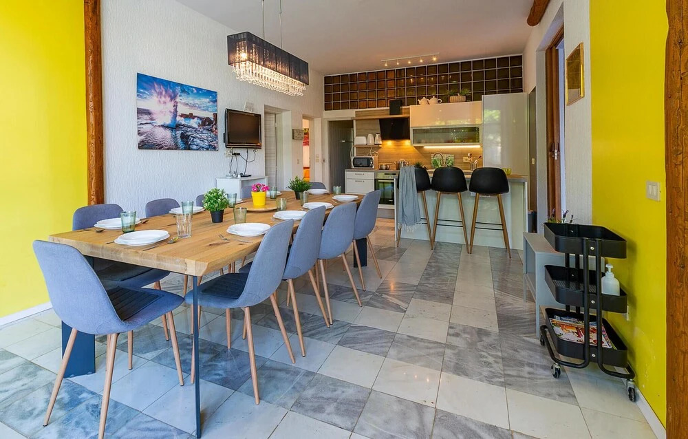 Awesome Home in Rovinj With Wifi and 6 Bedrooms