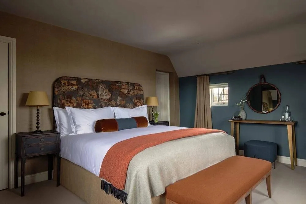 The Falcon Hotel