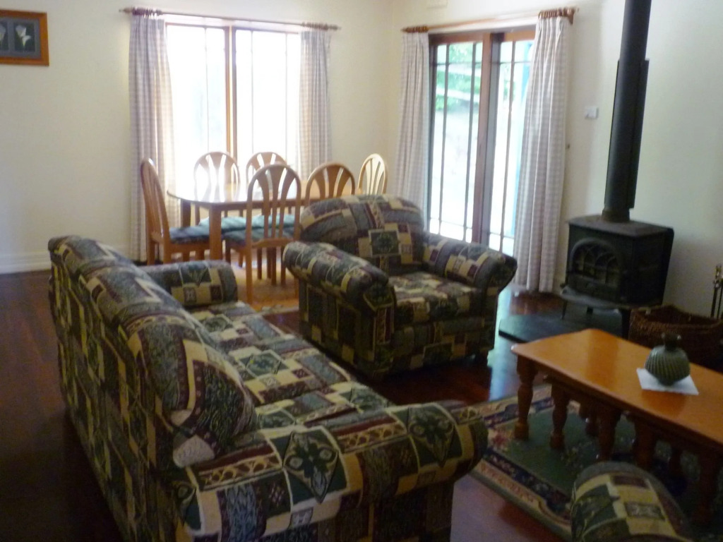 Whispering Pines Cottages