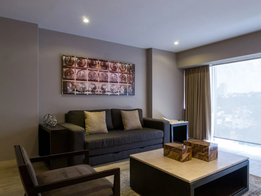 Ventura Hotel & Suites