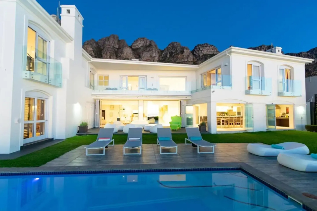 34 Theresa Avenue - Spectacular Villa with Panoramic Views