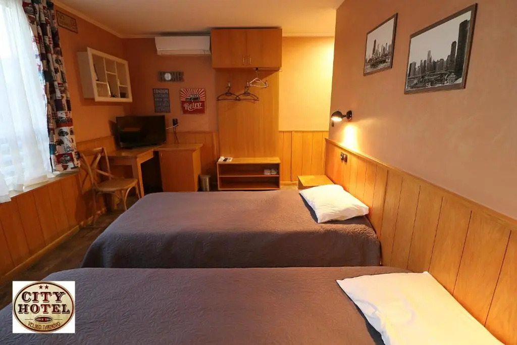 City Hotel