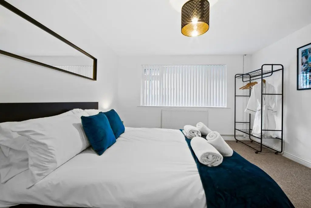 Village Hideaway 2 Bedroom Apartment North Cardiff