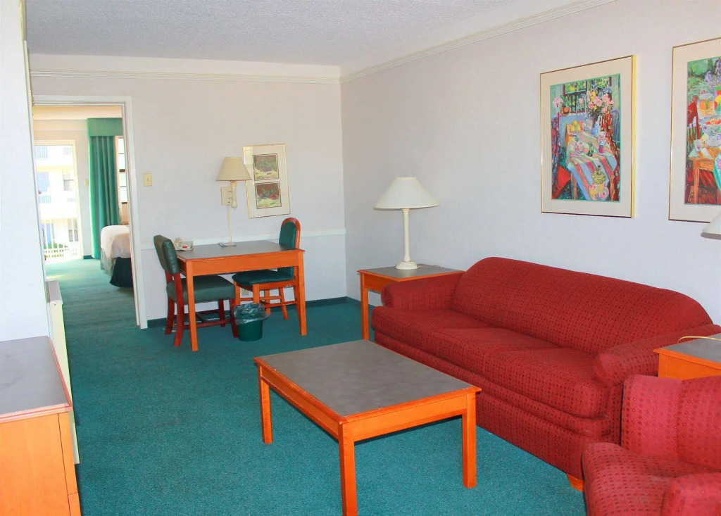 Baymont by Wyndham Tulsa Broken Arrow