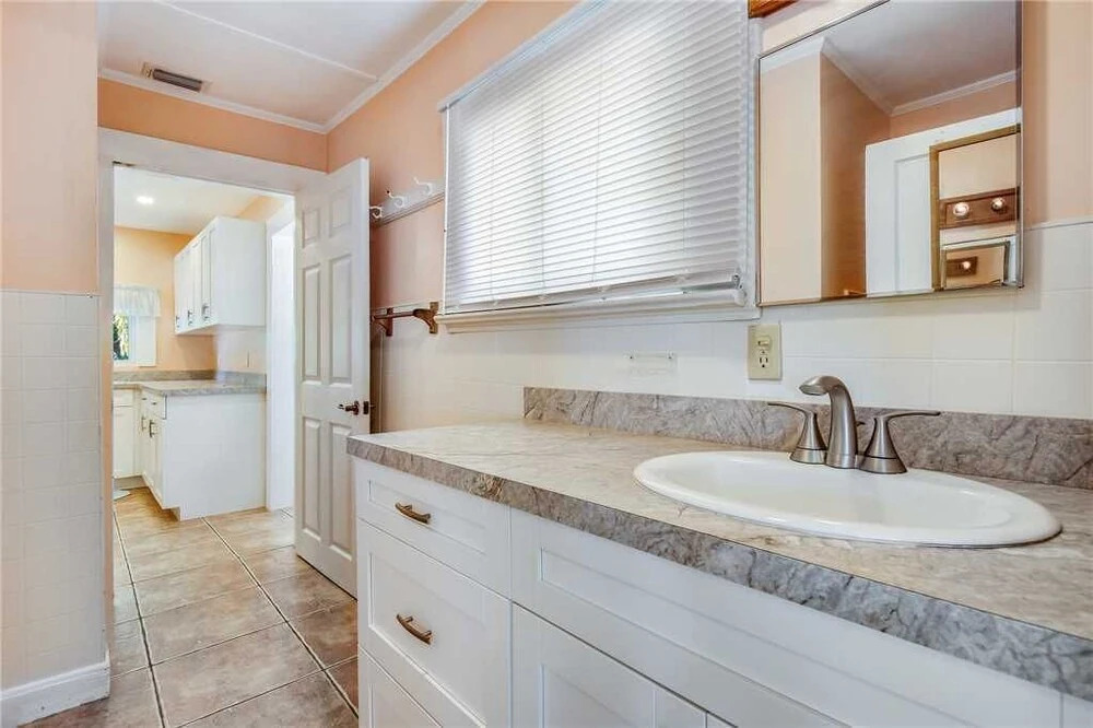 Gulf Pearl, 2 Bedrooms, Beach Front, Gas Grill, Sleeps 7