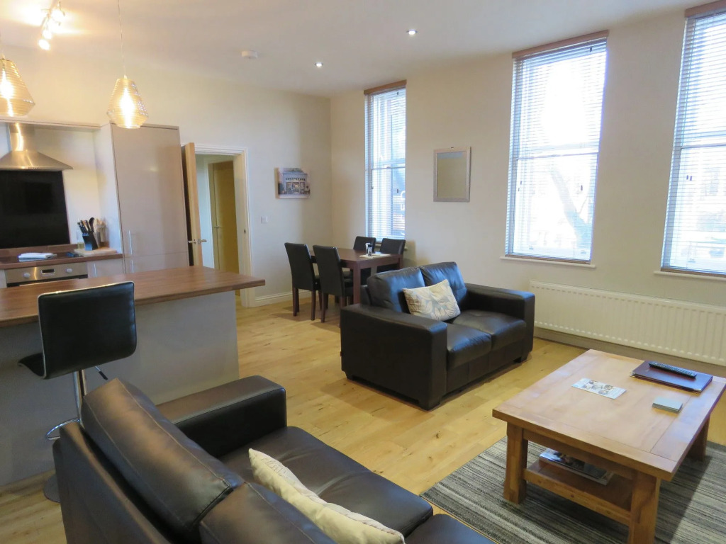 Abbey Apartments - Modern Serviced Apartments - Tourists & Professionals