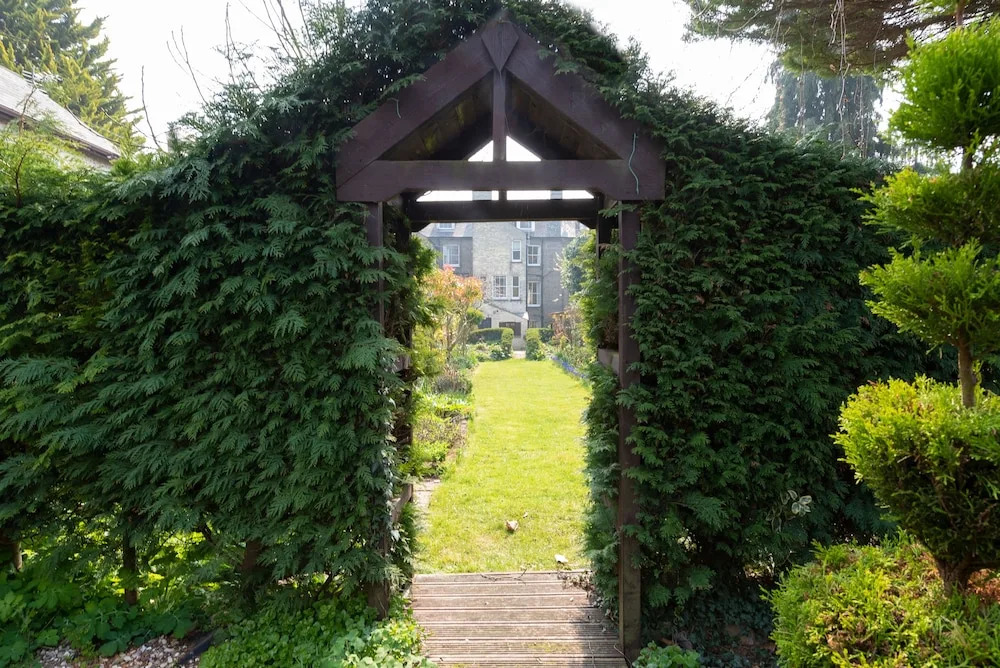 Melrose Lodge 4-bedroom house 1-bed flat