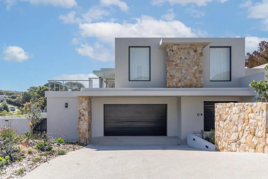 Sunset Villa - Luxury Villa 150m from the beach - top floor only