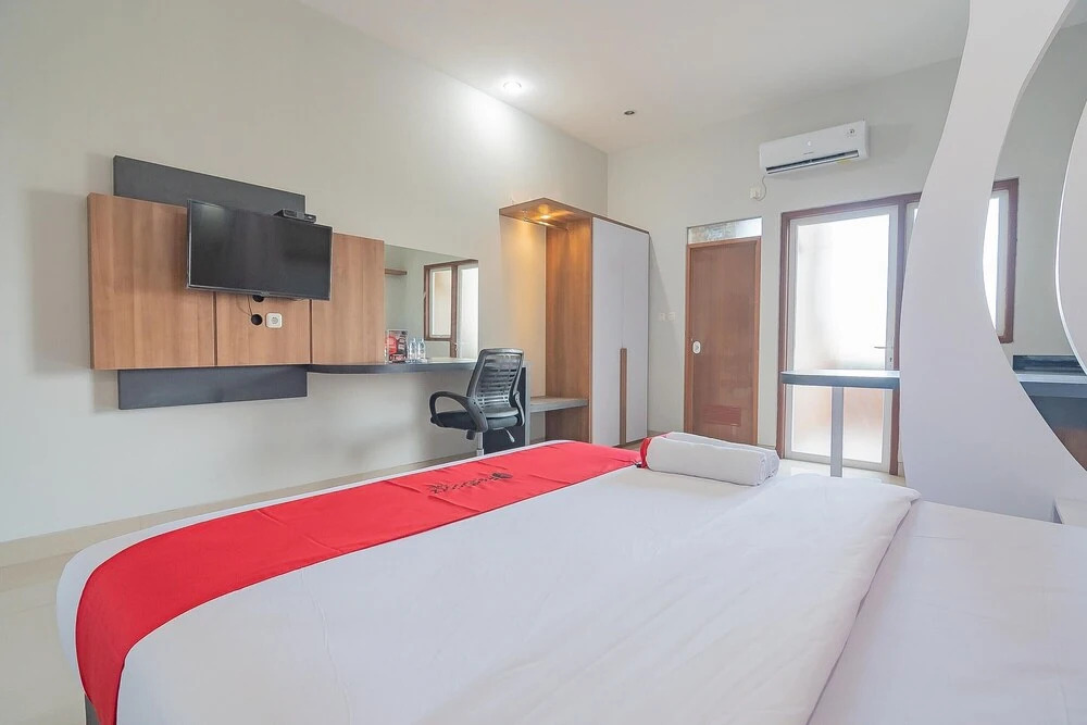 Harry House Guest House by RedDoorz