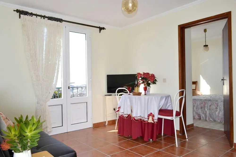 House With one Bedroom in Funchal, With Wonderful sea View, Enclosed Garden and Wifi