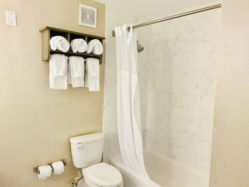 Surfbreak Virginia Beach Oceanfront, an Ascend Collection Hotel
