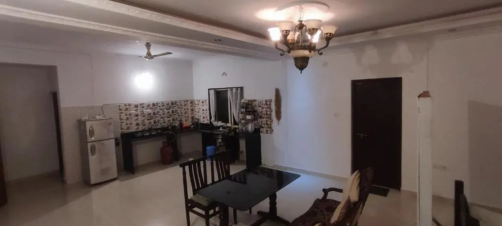 J-House, 4 Apartments with balconies, NO kitchen, Thalassa 1min away