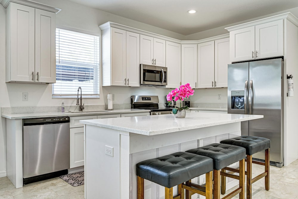 Brand New! Modern Tampa Getaway w/ Private Yard